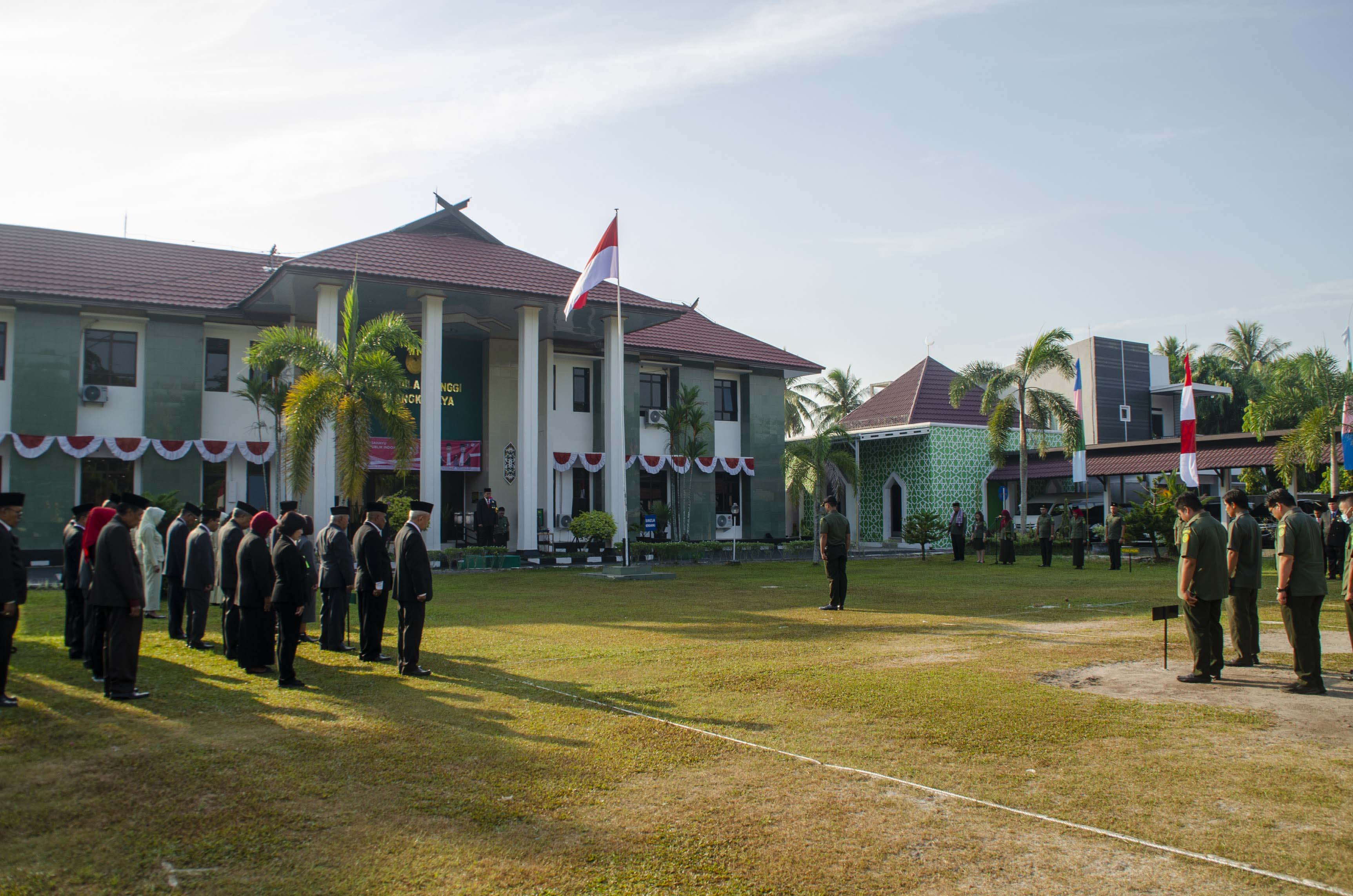 UPACARA BENDERA DALAM RANGKA MEMPERINGATI HUT KEMERDEKAAN REPUBLIK ...